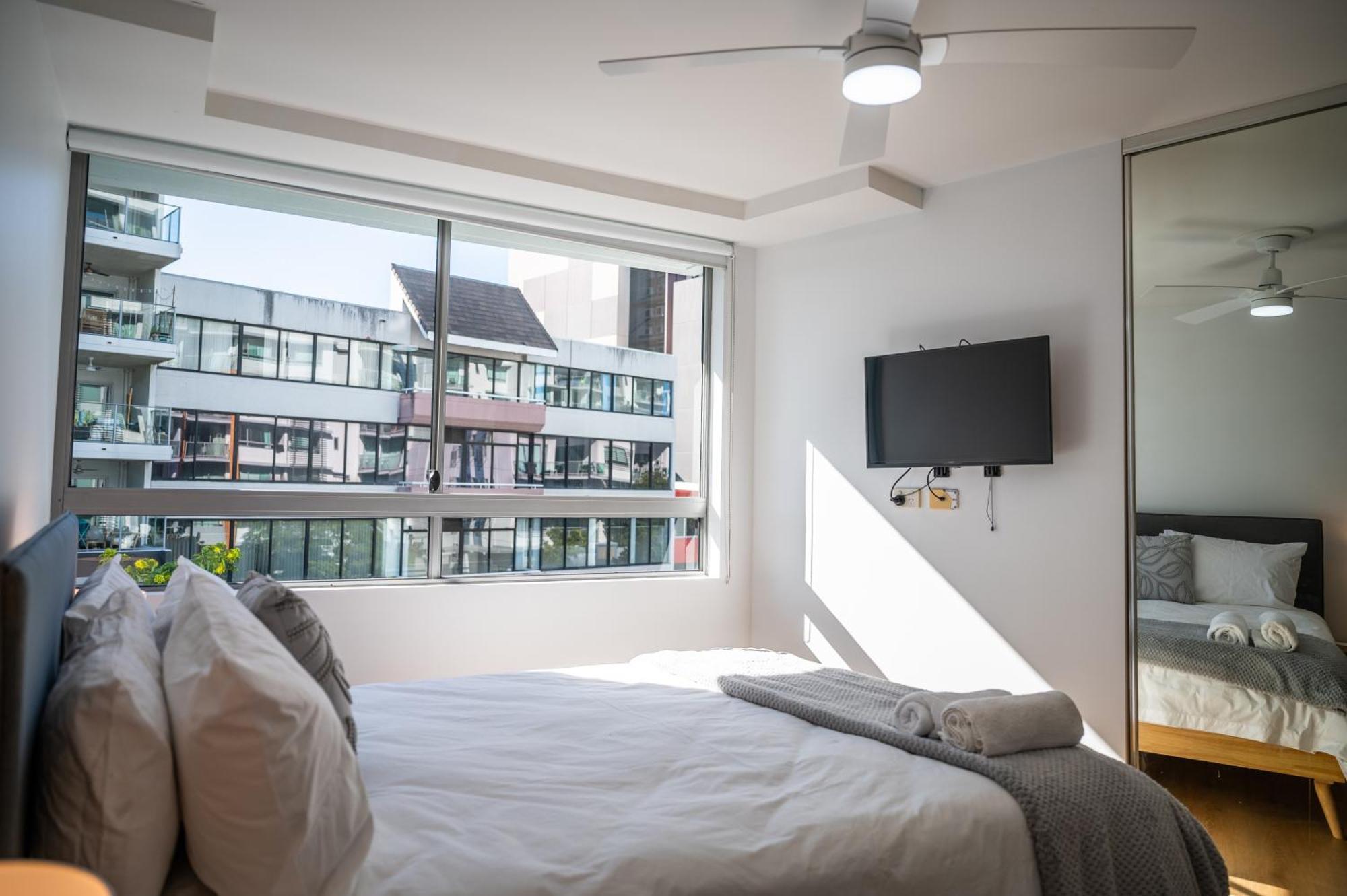 3-bedroom Unit With River Views And Balcony * Brisbane